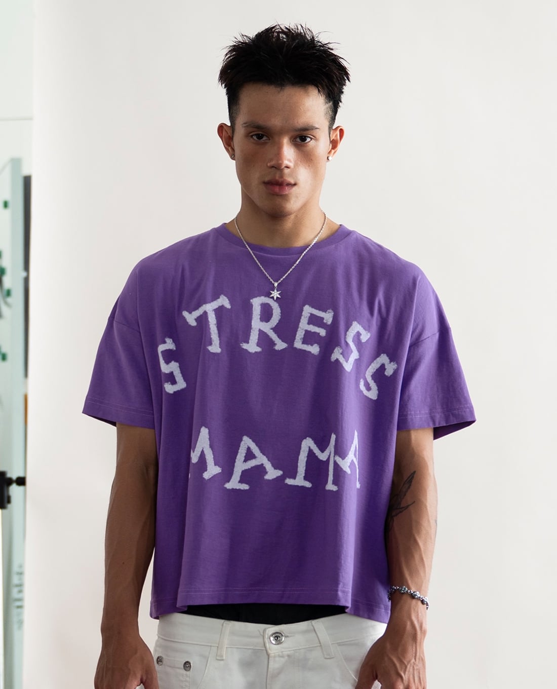 STRESSMAMA - Áo thun unisex cổ tròn tay ngắn Crayon