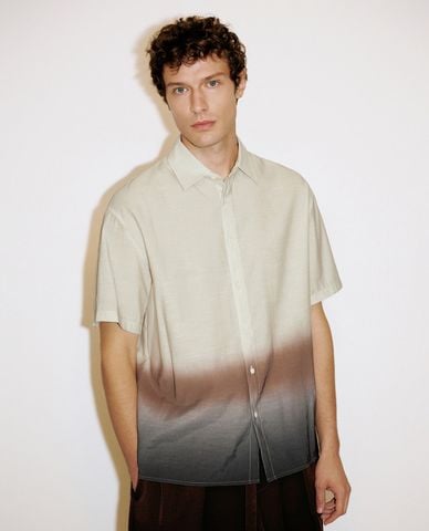  URBAN REVIVO - Áo sơ mi nam cổ bẻ tay ngắn Printed 