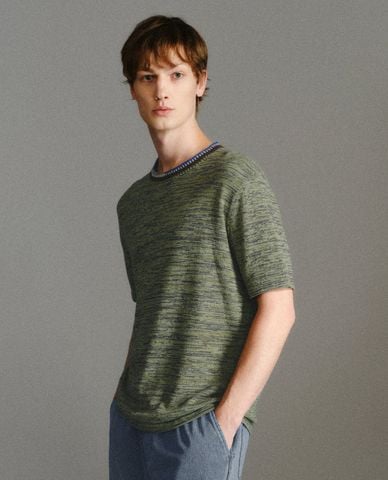  URBAN REVIVO - Áo thun nam cổ tròn tay ngắn dệt kim 