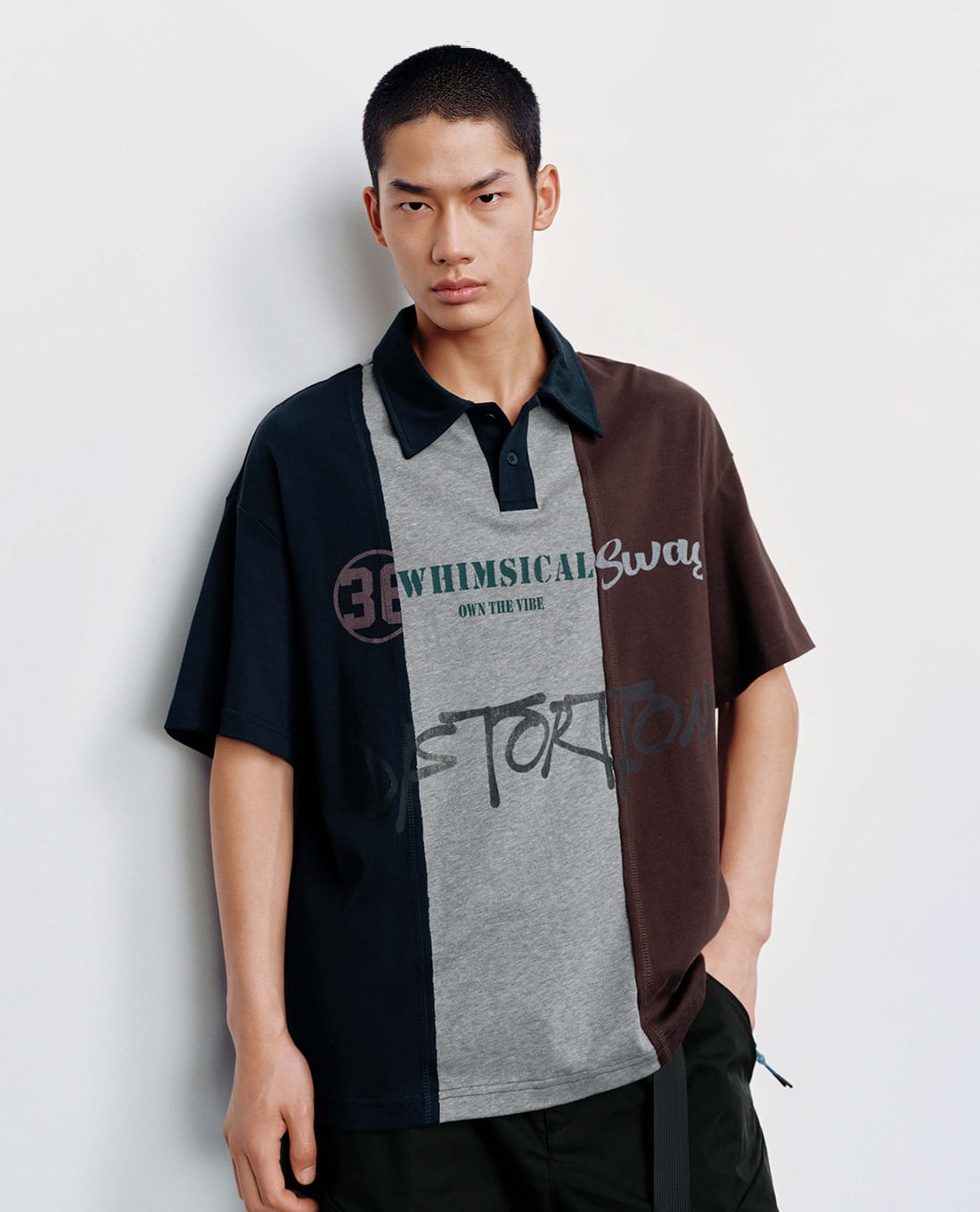 URBAN REVIVO - Áo polo nam cổ bẻ tay ngắn phối sọc màu