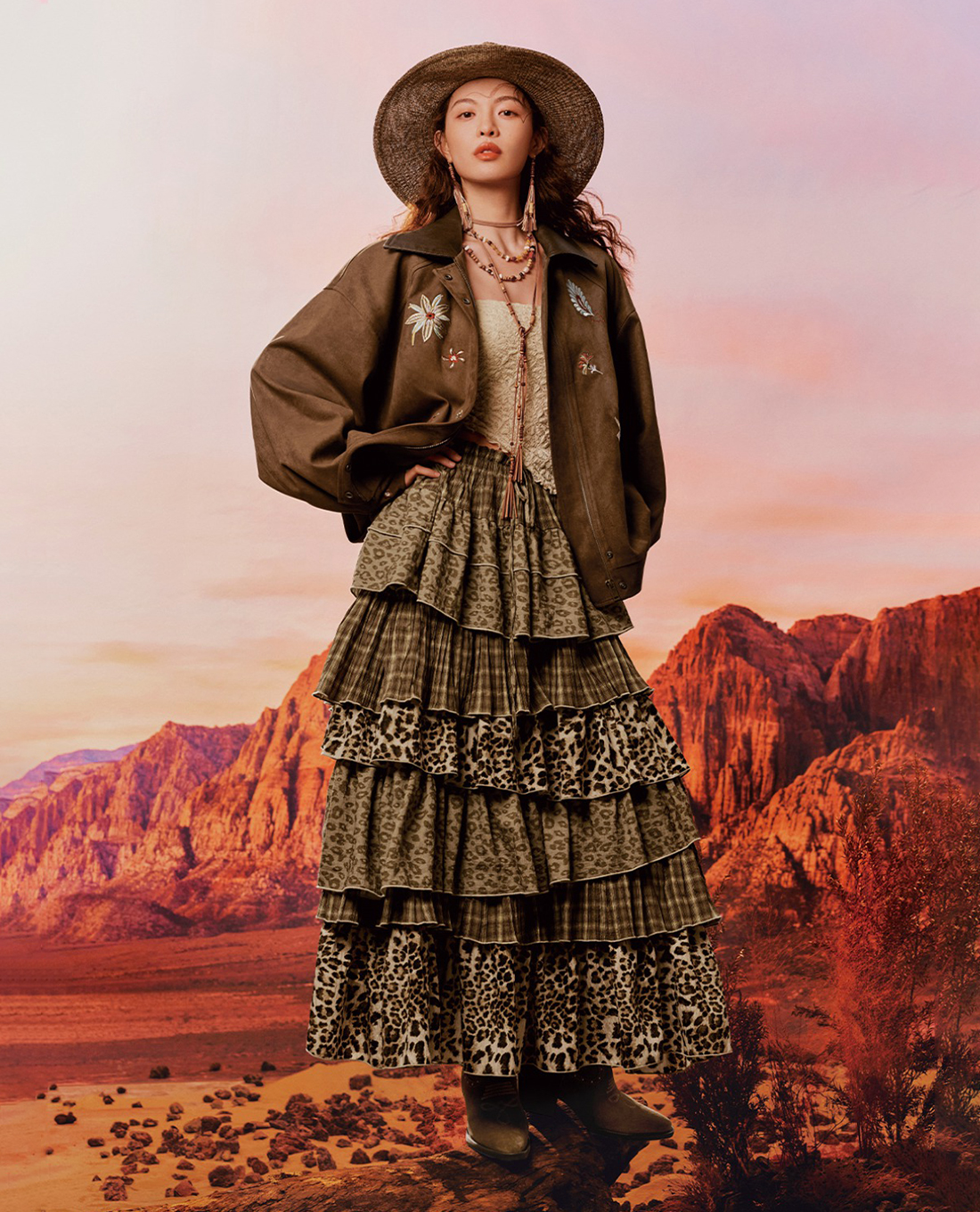 URBAN REVIVO - Chân váy xếp tầng maxi họa tiết caro