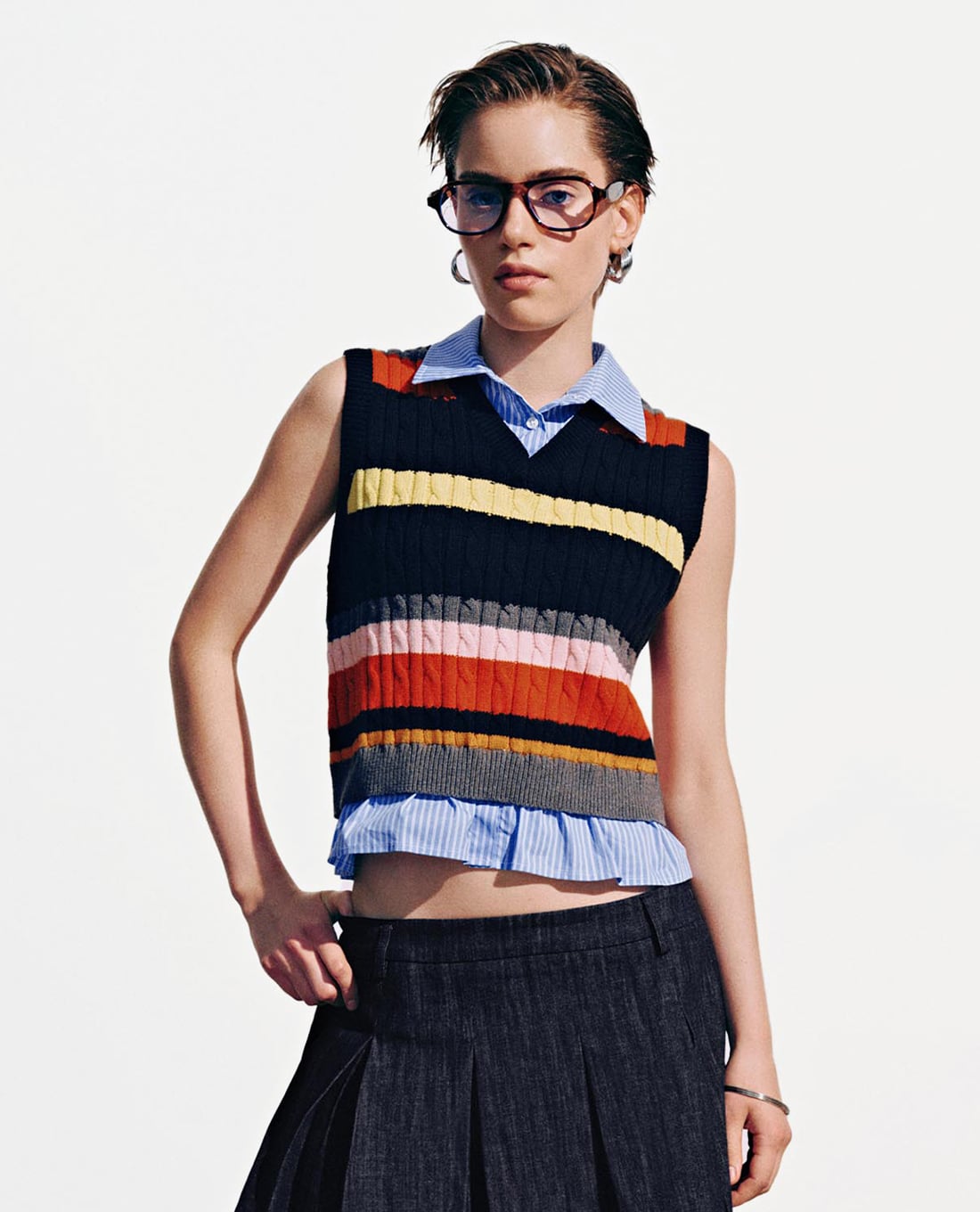 URBAN REVIVO - Áo sát nách nữ dệt kim cổ bẻ kẻ sọc