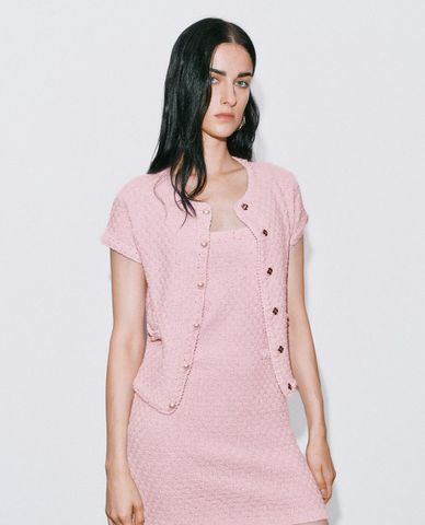  URBAN REVIVO - Áo khoác cardigan nữ tay ngắn phối nút ngọc 