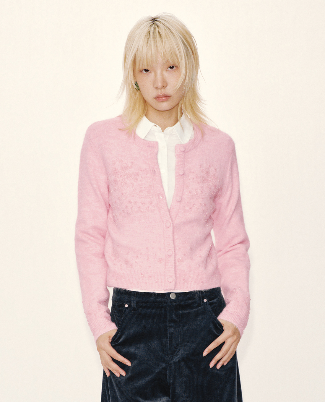 URBAN REVIVO - Áo khoác cardigan nữ tay dài thêu họa tiết