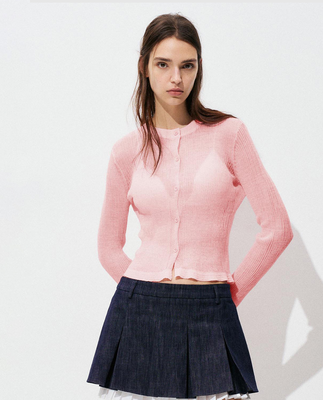 URBAN REVIVO - Áo dệt kim nữ tay dài phối nút