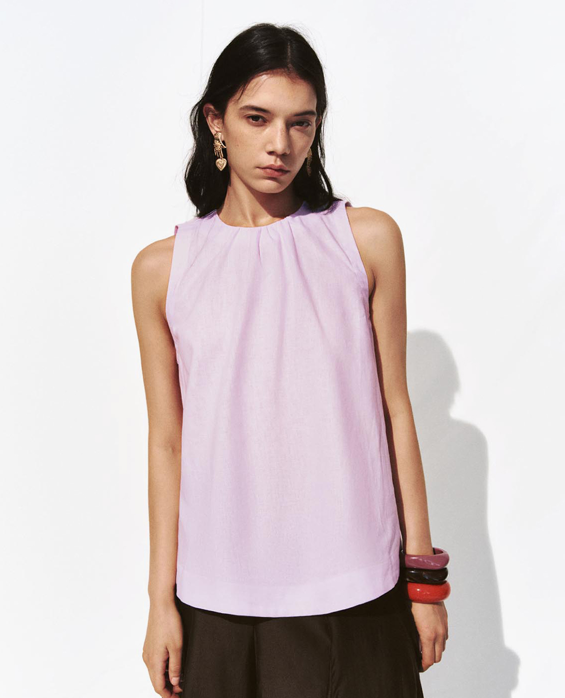 URBAN REVIVO - Áo sát nách nữ cổ tròn phom suông