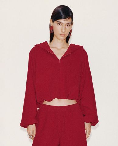  URBAN REVIVO - Áo hoodie nữ phối mũ tay dài phom croptop 