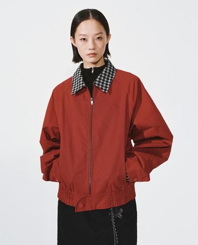  URBAN REVIVO - Áo khoác bomber nữ cổ bẻ tay dài kẻ caro 