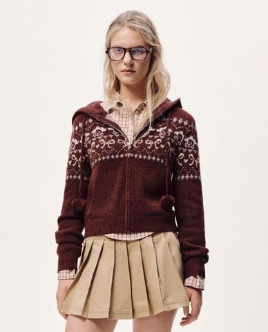  URBAN REVIVO - Áo khoác dệt kim nữ phối mũ họa tiết nordic 