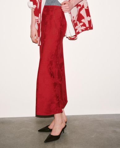  URBAN REVIVO - Chân váy phom suông midi dệt hoa văn 