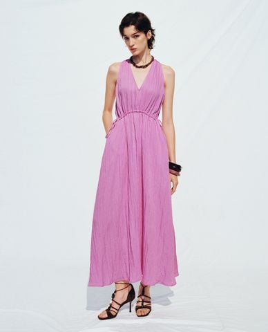  URBAN REVIVO - Đầm sát nách midi cổ V thời thượng 