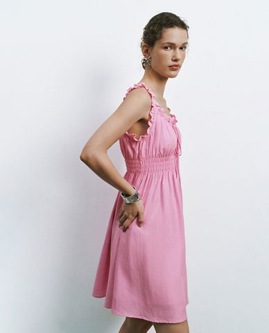  URBAN REVIVO - Đầm hai dây mini phối bèo nhún 