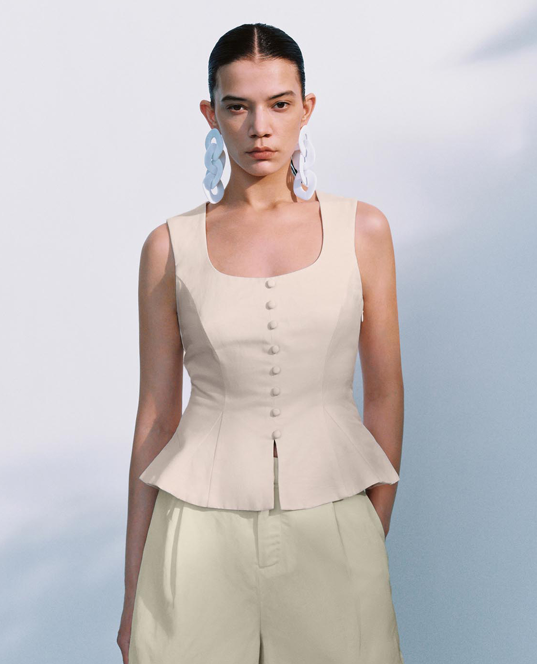 URBAN REVIVO - Áo sát nách nữ cổ vuông dáng xòe