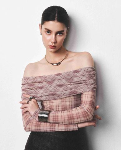  DEZUS - Áo trễ vai nữ tay dài phom ôm kẻ sọc Erise 