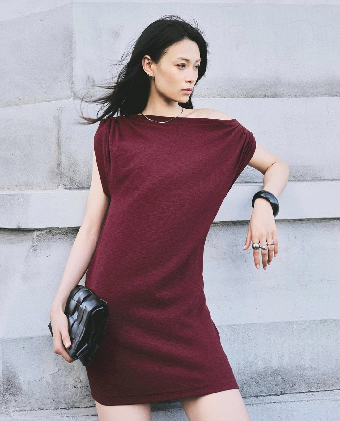 DEZUS - Đầm mini lệch vai dáng suông Maris