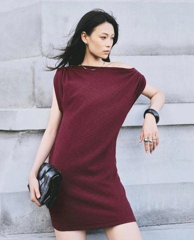  DEZUS - Đầm mini lệch vai dáng suông Maris 