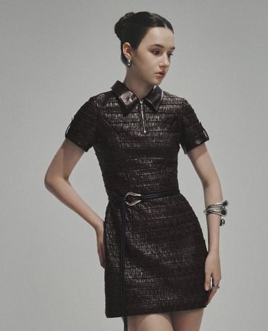  DEZUS - Đầm mini da cổ bẻ dập vân phối đai eo Finny 