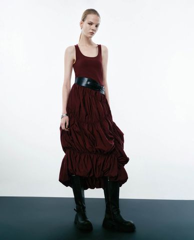  URBAN REVIVO - Đầm xếp tầng midi cổ vuông dáng bồng 