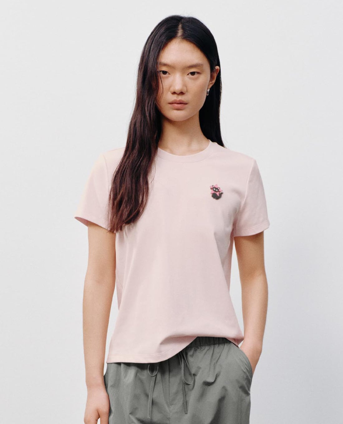 URBAN REVIVO - Áo thun nữ cổ tròn tay ngắn phối họa tiết