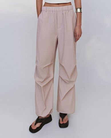  URBAN REVIVO - Quần unisex ống rộng lưng thun 