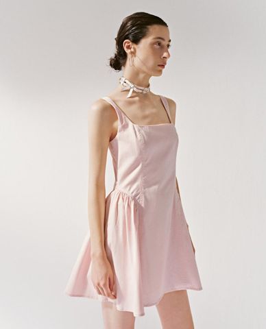  URBAN REVIVO - Đầm hai dây mini cổ vuông dáng xoè 