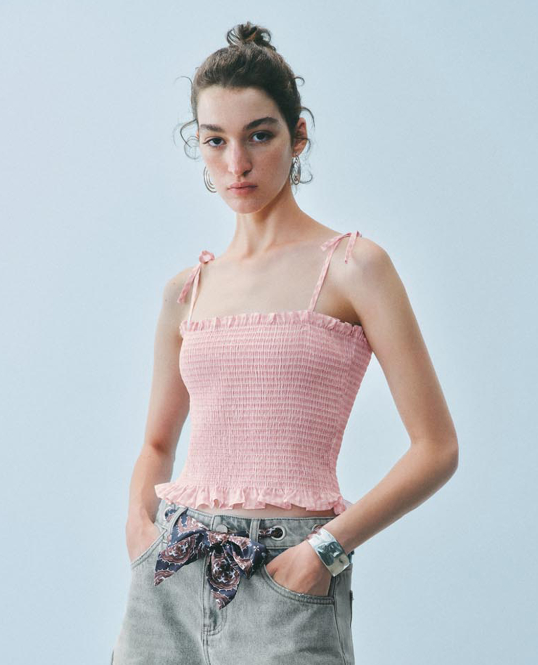 URBAN REVIVO - Áo hai dây nữ phối bèo nhún thắt nơ