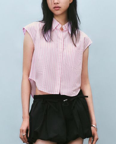  URBAN REVIVO - Áo sơ mi nữ tay ngắn kẻ sọc phom croptop 