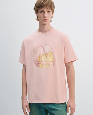  URBAN REVIVO - Áo thun nam cổ tròn tay ngắn in hình 