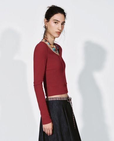  URBAN REVIVO - Áo dệt kim nữ cổ V tay dài thêu họa tiết 