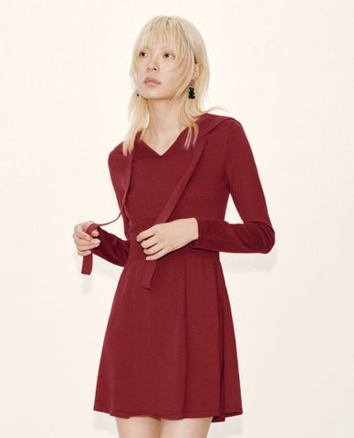  URBAN REVIVO - Đầm dệt kim mini cổ V tay dài thanh lịch 