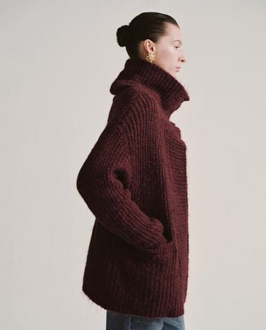  URBAN REVIVO - Áo khoác cardigan nữ cổ lọ tay dài phom rộng 