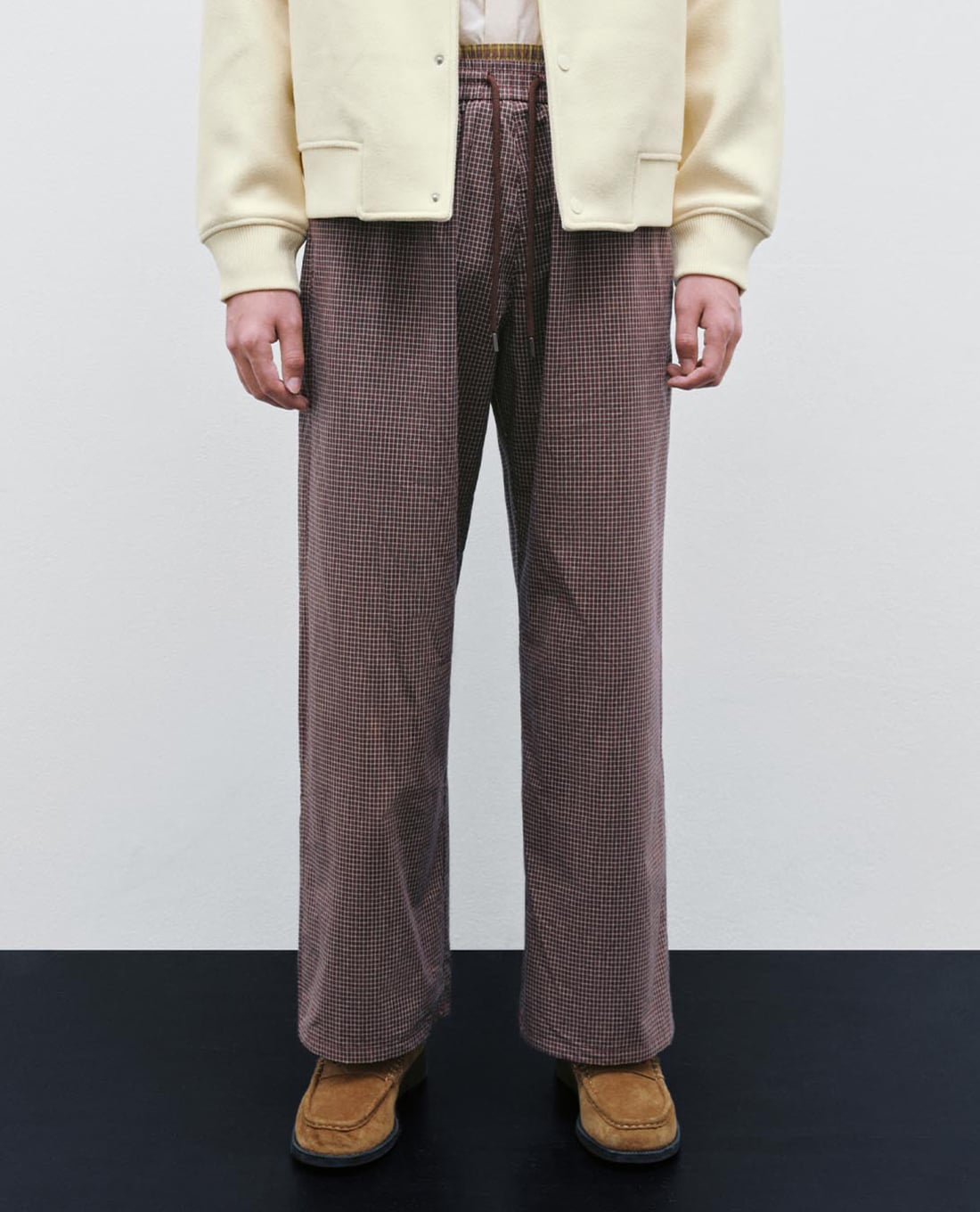 URBAN REVIVO - Quần nam ống rộng kẻ sọc phối dây rút