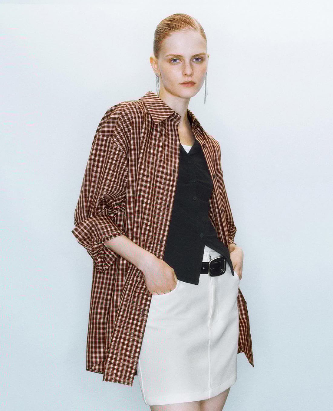 URBAN REVIVO - Áo sơ mi nữ cổ bẻ tay dài sọc caro