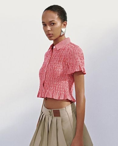  URBAN REVIVO - Áo sơ mi nữ tay ngắn nhún bèo 