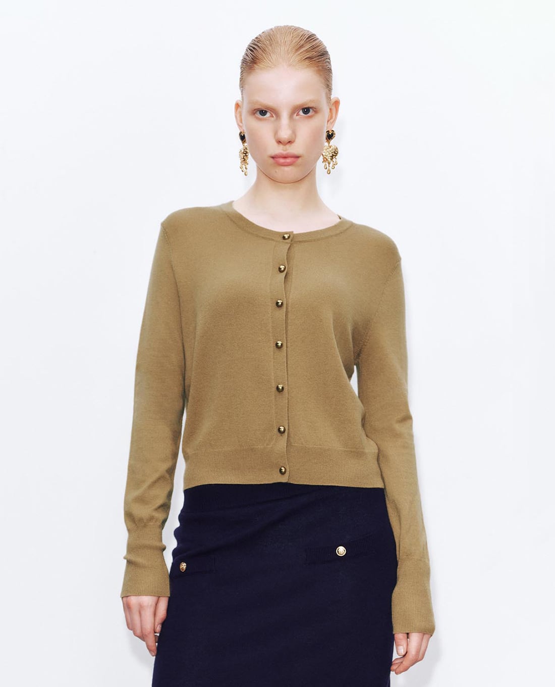 URBAN REVIVO - Áo khoác cardigan nữ tay loe phối nút