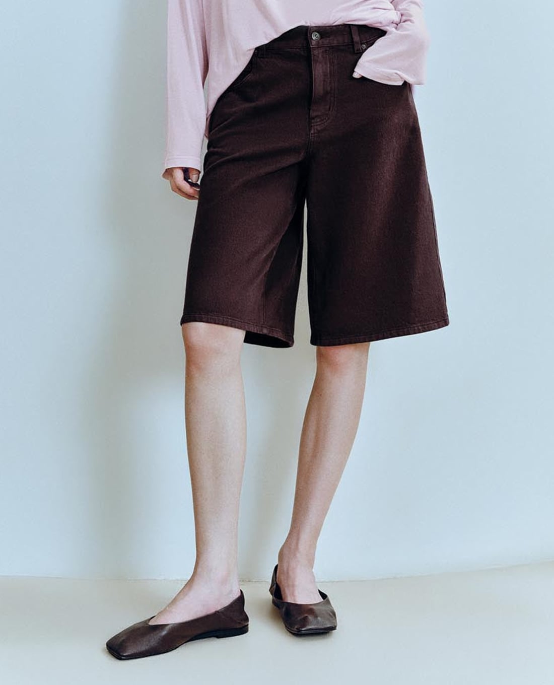 URBAN REVIVO - Quần short jeans nữ ống rộng cá tính