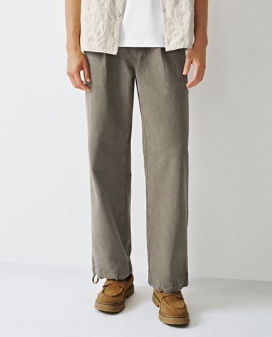  URBAN REVIVO - Quần jeans nam ống đứng phối dây rút 