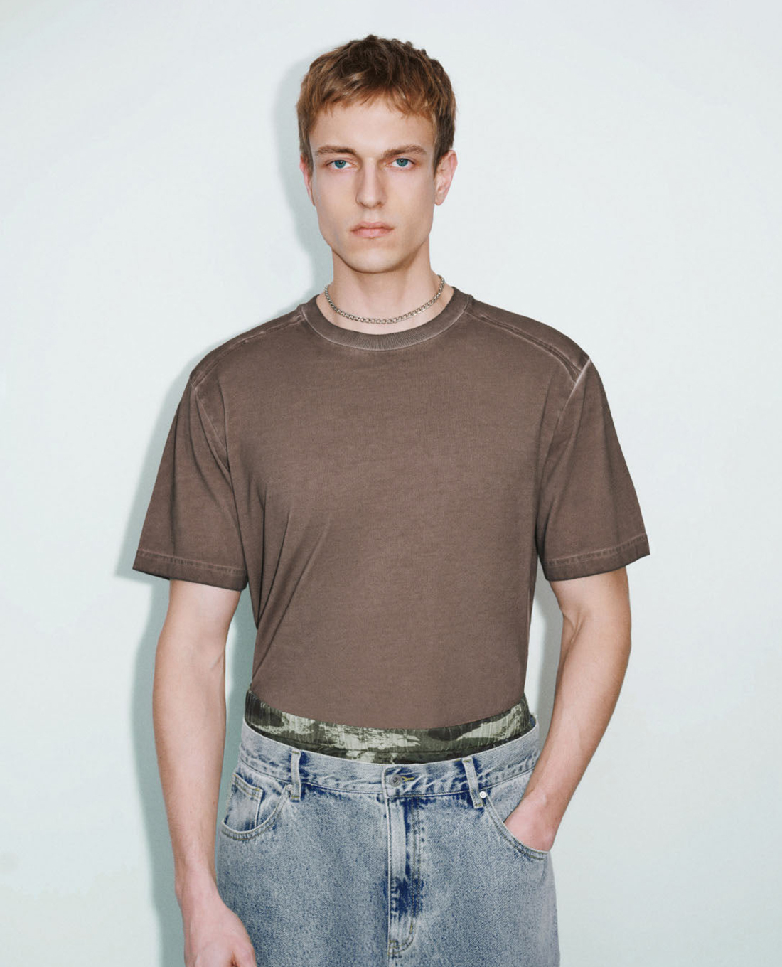 URBAN REVIVO - Áo thun nam cổ tròn tay ngắn thời trang