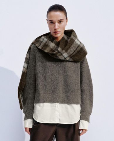  URBAN REVIVO - Áo dệt kim nữ cổ tròn tay dài phối sơ mi 