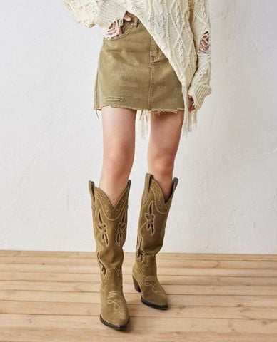  URBAN REVIVO - Chân váy denim mini viền tua rua 