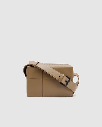  URBAN REVIVO - Túi đeo chéo nam phom chữ nhật 