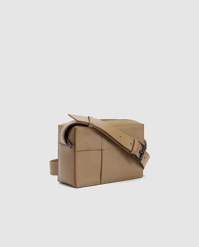  URBAN REVIVO - Túi đeo chéo nam phom chữ nhật 