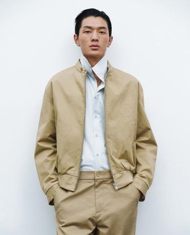  URBAN REVIVO - Áo khoác bomber nam cổ đứng khóa kéo 