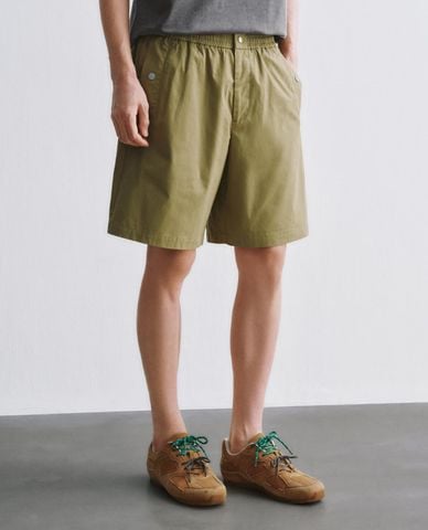  URBAN REVIVO - Quần short nam ống rộng lưng thun 
