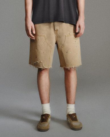  URBAN REVIVO - Quần short jeans nam rách gấu Leisure 