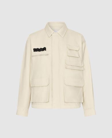  URBAN REVIVO - Áo khoác sơ mi nam tay dài phối túi hộp 