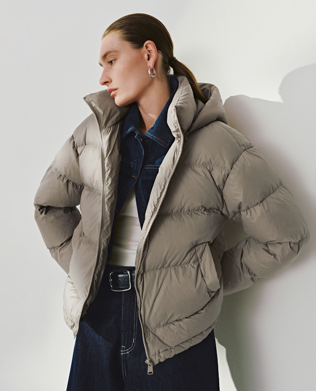 URBAN REVIVO - Áo khoác phao nữ tay dài phối mũ