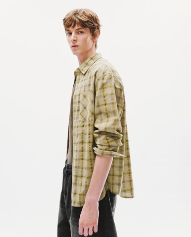  URBAN REVIVO - Áo sơ mi nam cổ bẻ tay dài kẻ sọc 