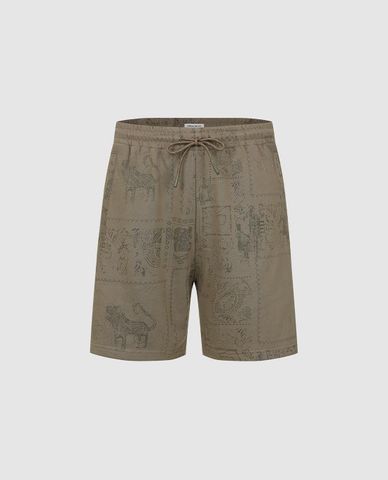  URBAN REVIVO - Quần short nam ống rộng phối họa tiết 