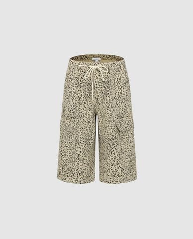  URBAN REVIVO - Quần short jeans nữ da beo túi hộp 